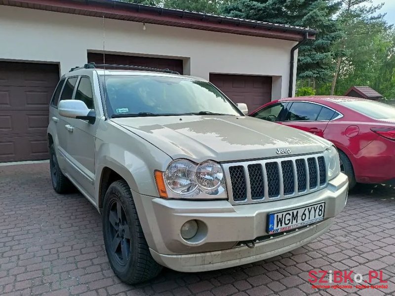 2007' Jeep Grand Cherokee photo #2