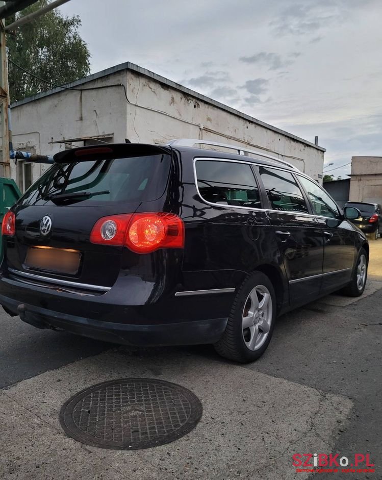 2006' Volkswagen Passat photo #5