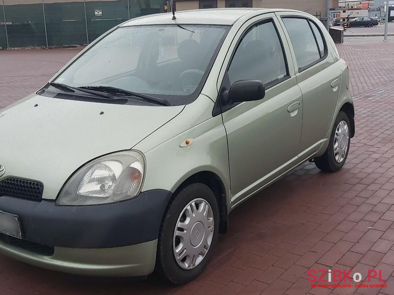 2002' Toyota Yaris photo #3