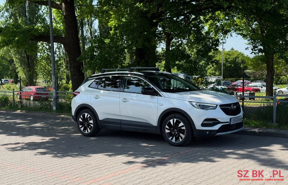 2017' Opel Grandland X 1.2 T Innovation S&S photo #1