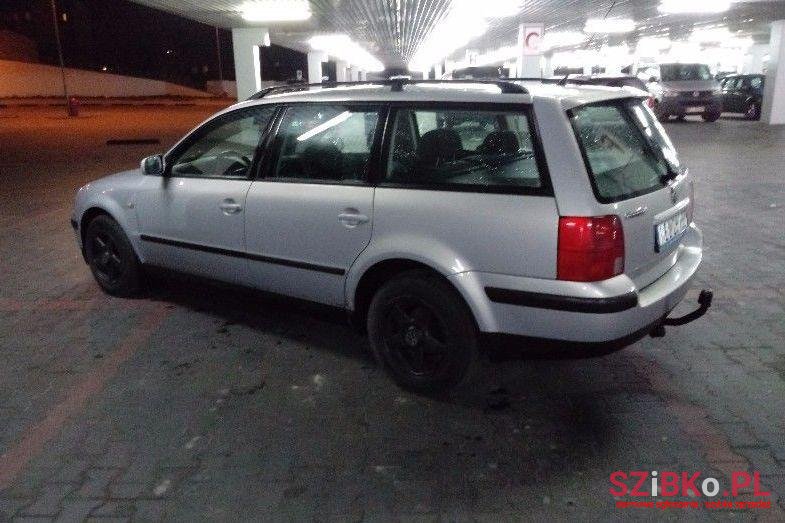 2000' Volkswagen Passat photo #2