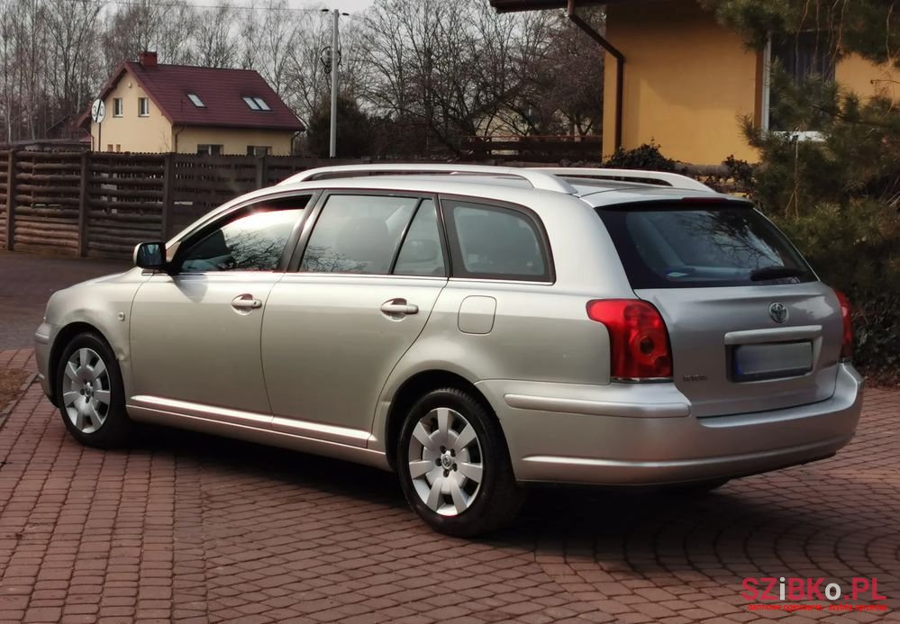 2005' Toyota Avensis 1.8 Vvt-I Combi Sol photo #4
