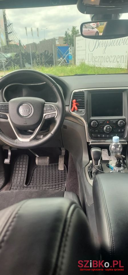 2018' Jeep Grand Cherokee photo #5