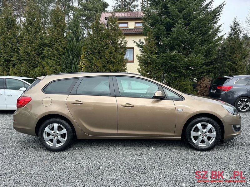2013' Opel Astra photo #5