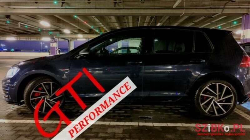 2017' Volkswagen Golf photo #3