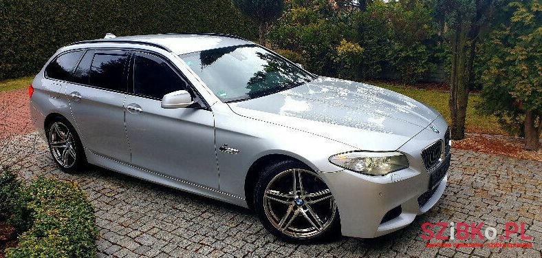 2011' BMW 520 photo #1