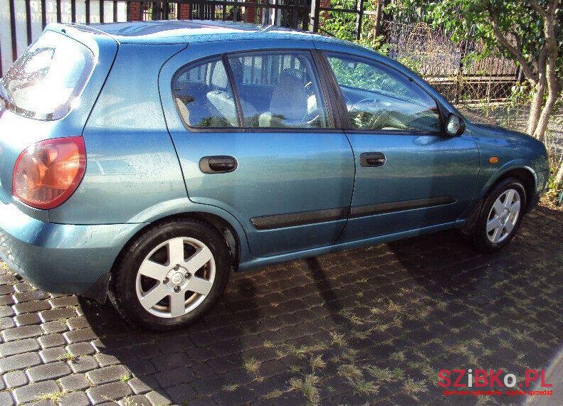 2002' Nissan Almera photo #1