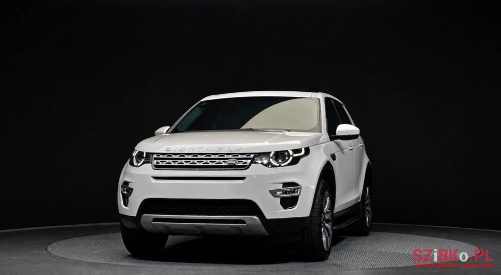 2017' Land Rover Discovery 2.0 Td4 Hse photo #2
