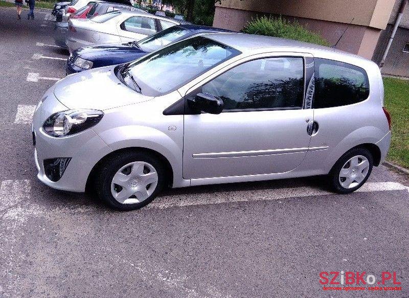 2010' Renault Twingo photo #2