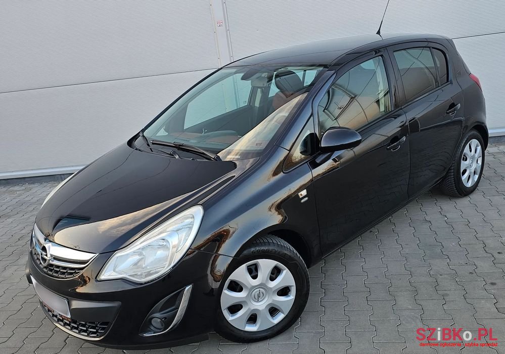 2012' Opel Corsa photo #1