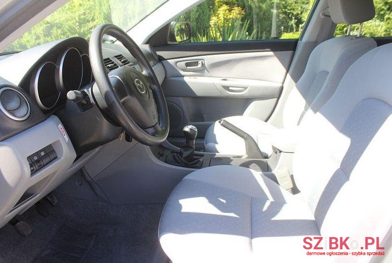 2004' Mazda 3 photo #2