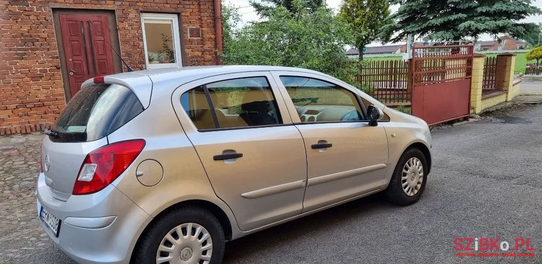 2011' Opel Corsa photo #5