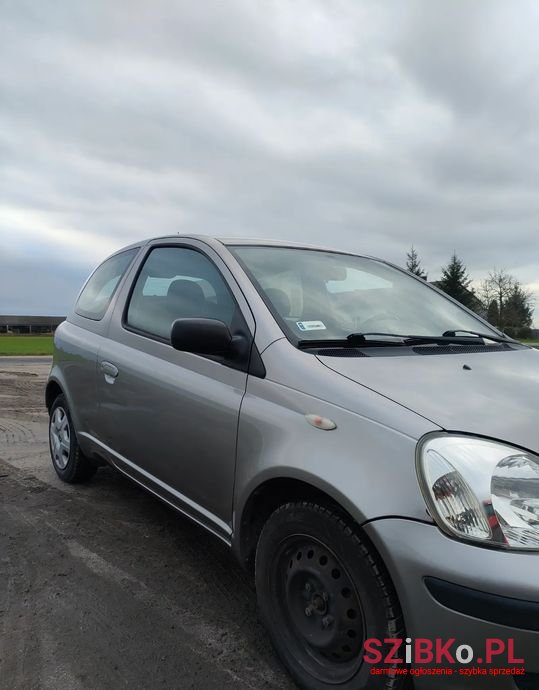 2004' Toyota Yaris photo #3