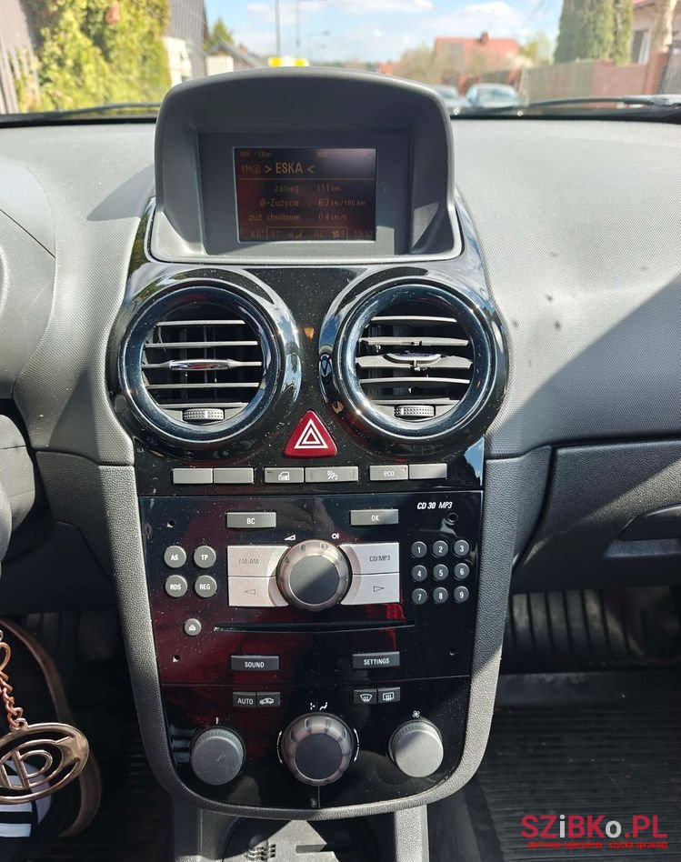 2011' Opel Corsa photo #5