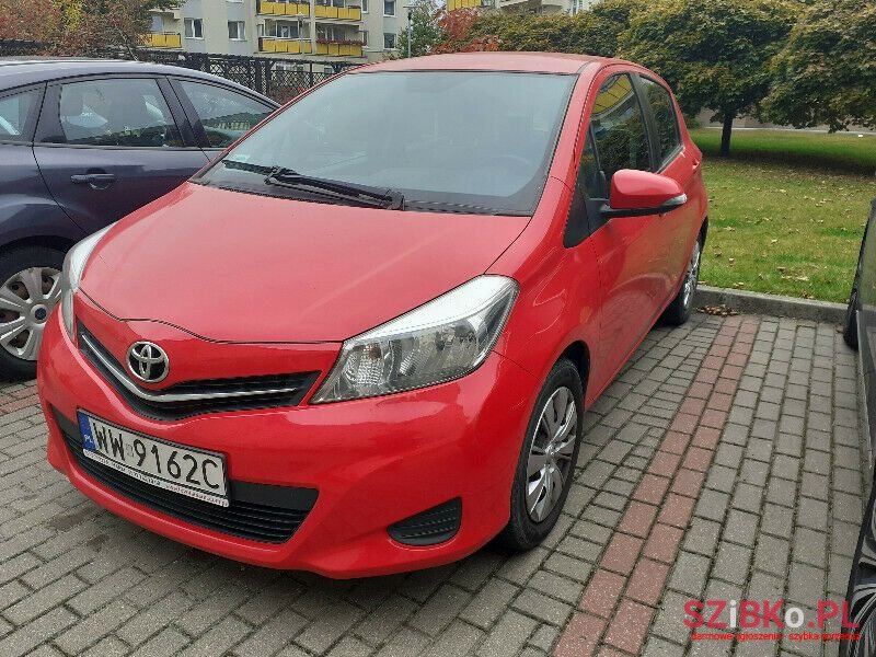 2012' Toyota Yaris photo #2
