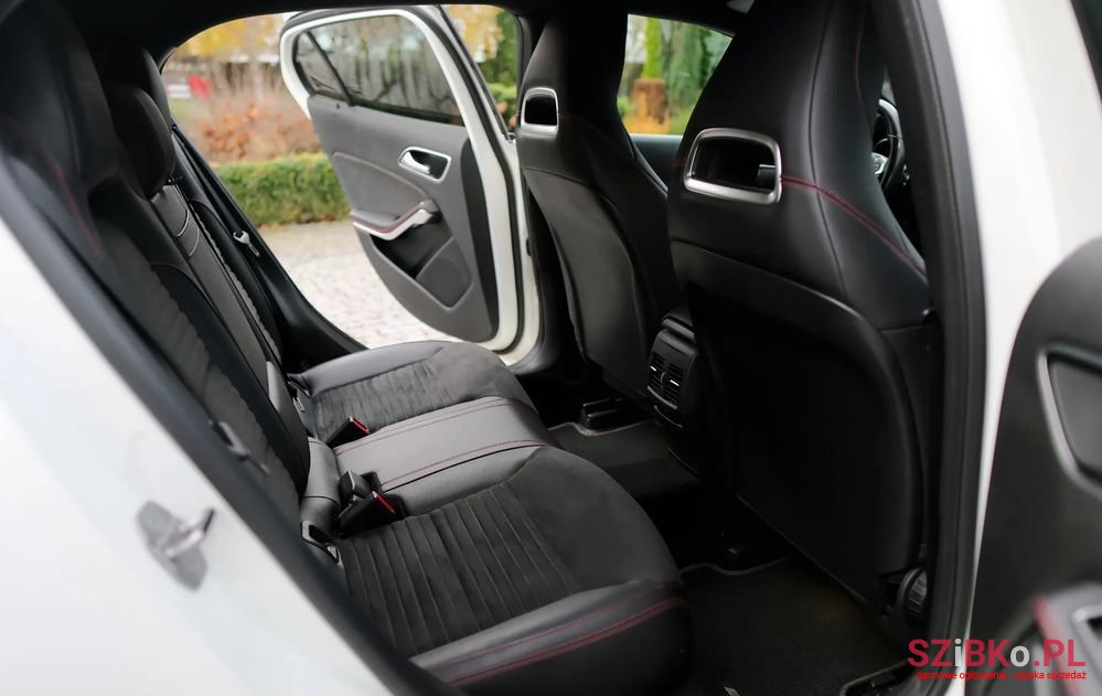 2017' Mercedes-Benz GLA photo #4