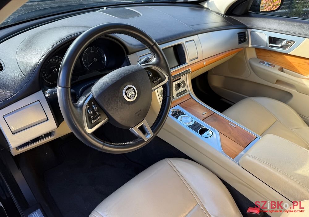 2013' Jaguar XF 2.2 D Classic photo #2