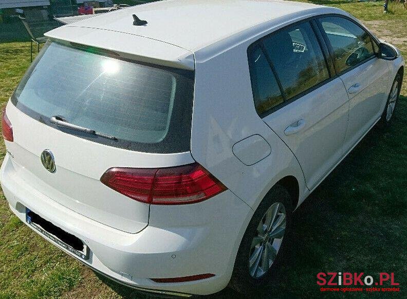 2018' Volkswagen Golf photo #2