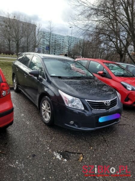 2010' Toyota Avensis photo #2