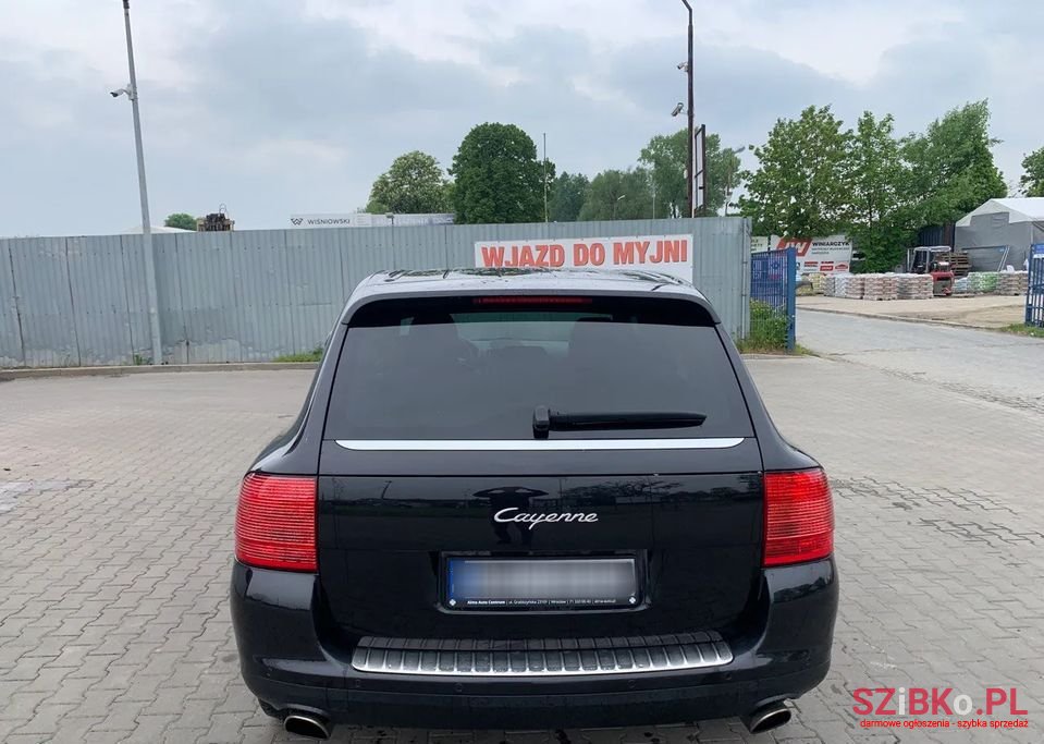 2004' Porsche Cayenne photo #2