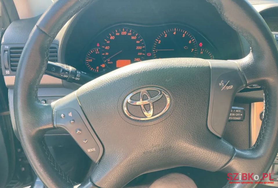 2005' Toyota Avensis photo #4