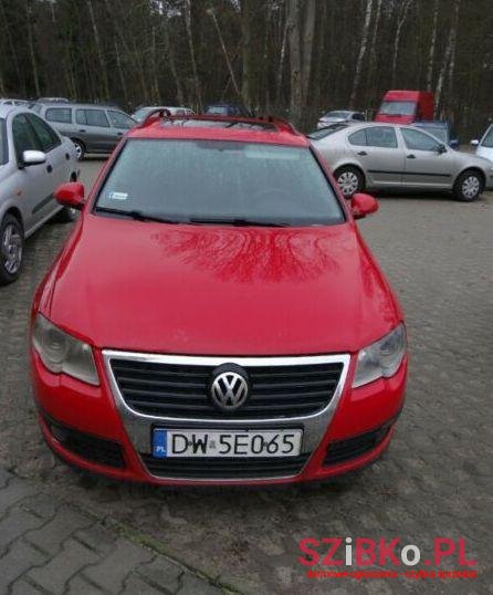 2005' Volkswagen Passat photo #1