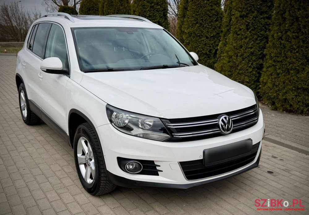 2012' Volkswagen Tiguan photo #3