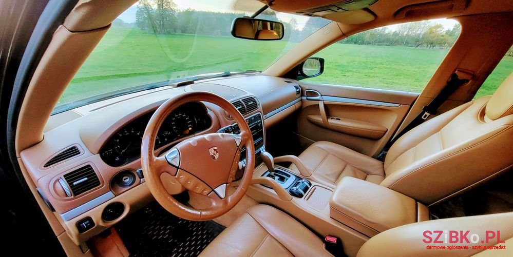 2007' Porsche Cayenne photo #6