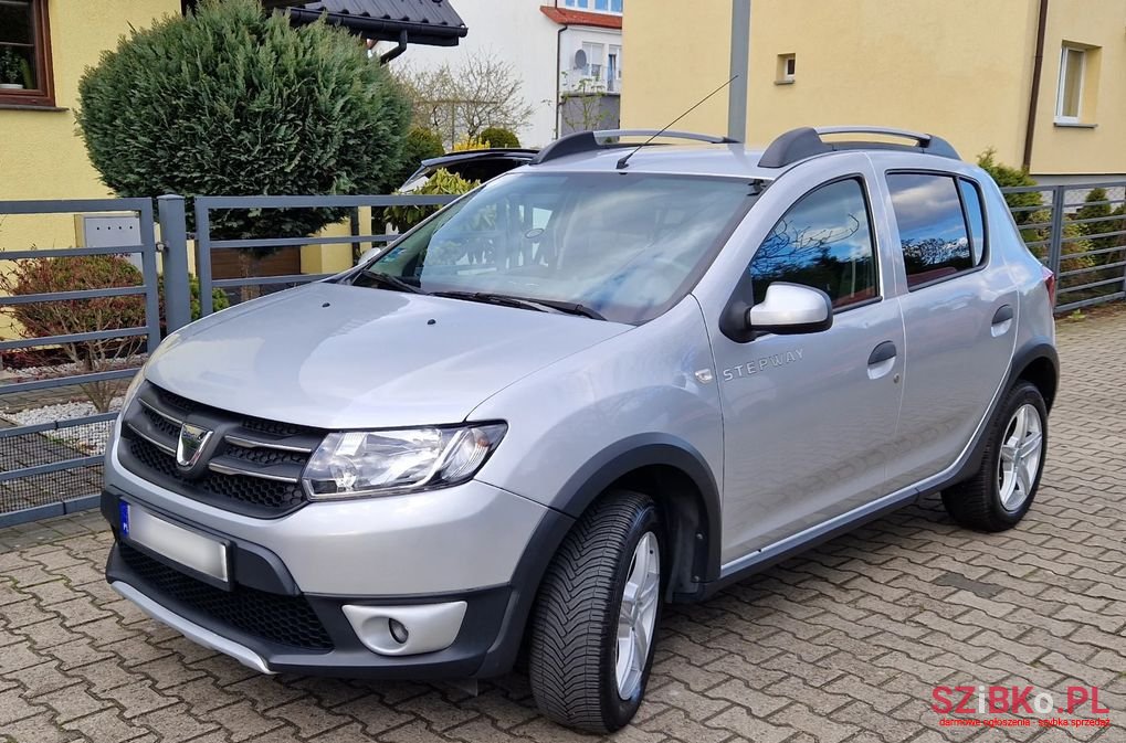 2014' Dacia Sandero photo #1