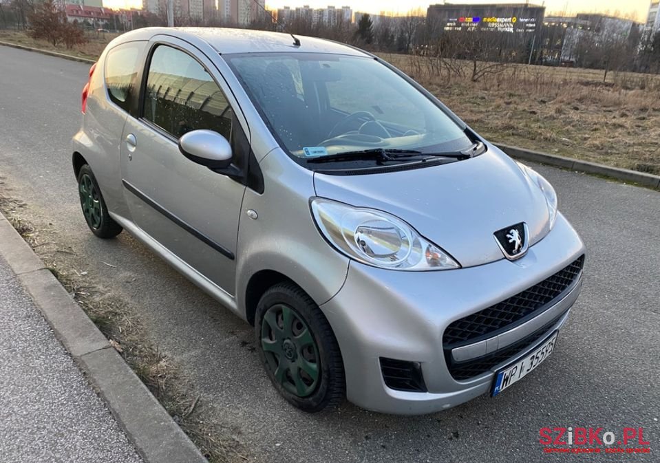 2011' Peugeot 107 photo #3