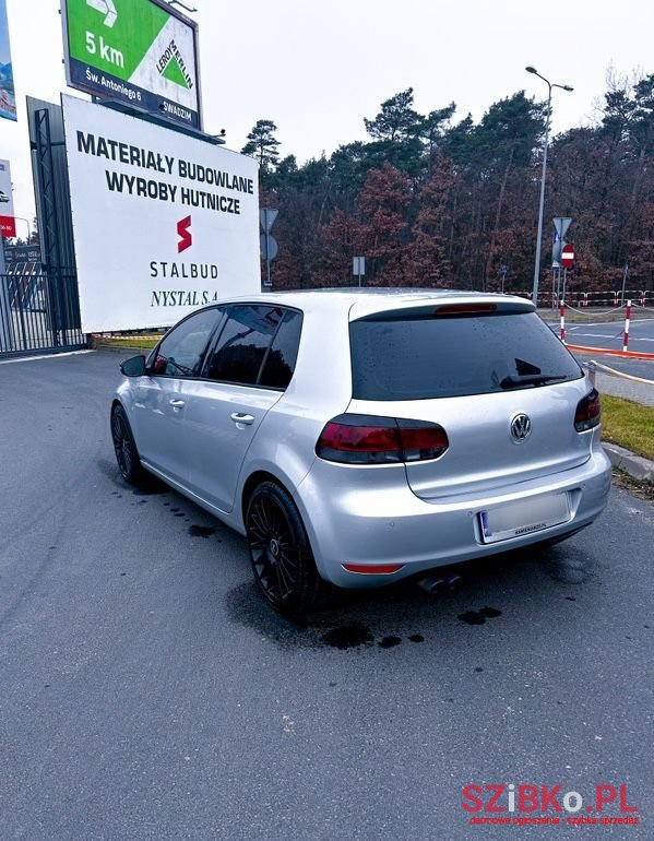 2009' Volkswagen Golf photo #6