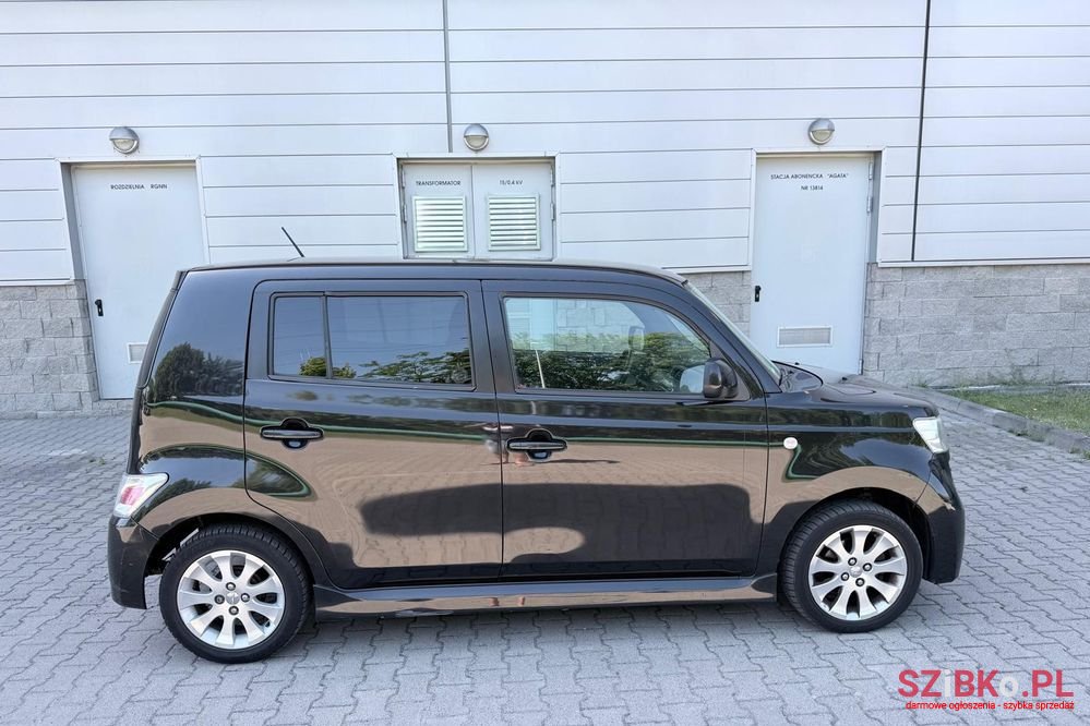 2010' Daihatsu Materia 1.3 photo #4