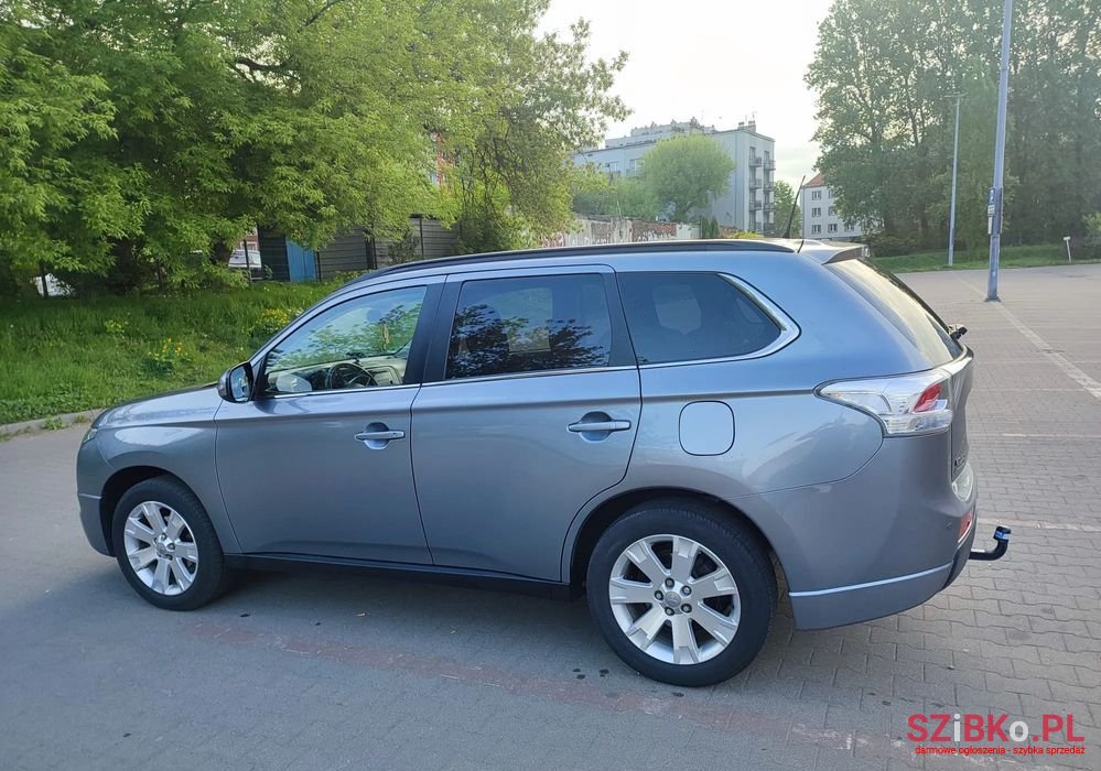 2013' Mitsubishi Outlander photo #4