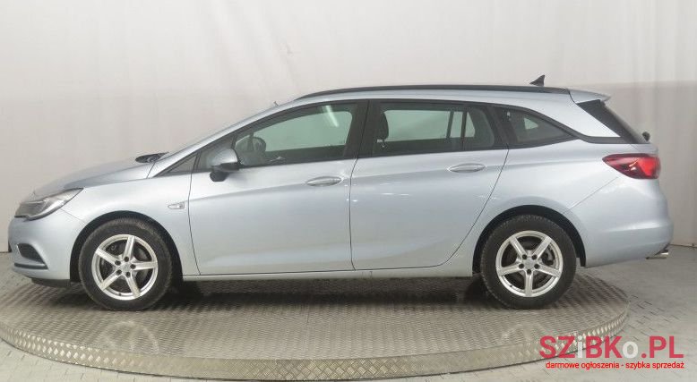 2017' Opel Astra photo #2