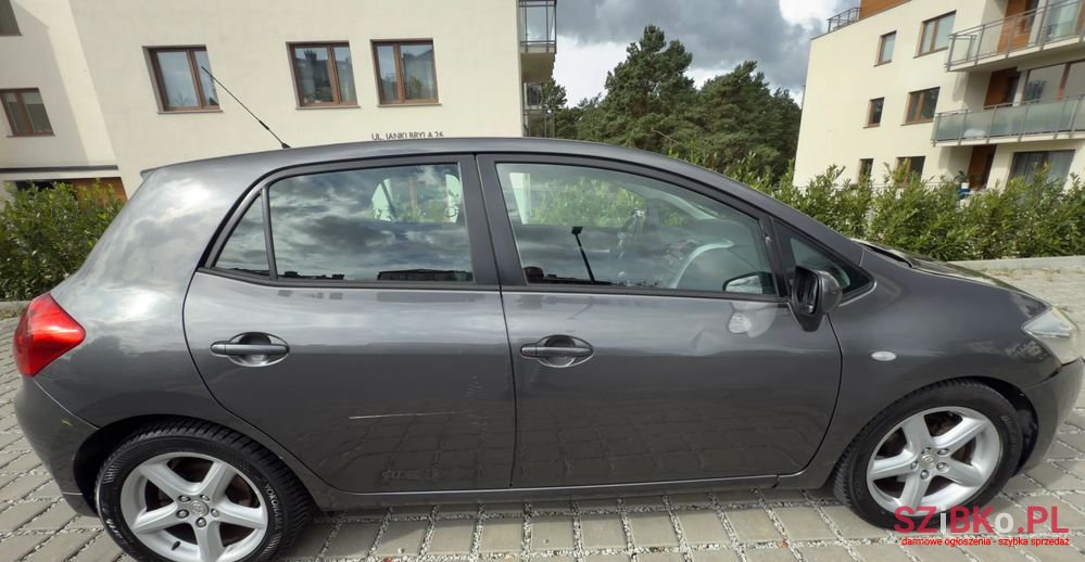 2010' Toyota Auris 2.0 D-4D 2010 photo #3