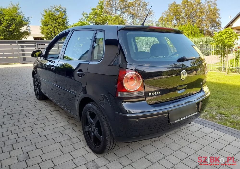 2008' Volkswagen Polo photo #5