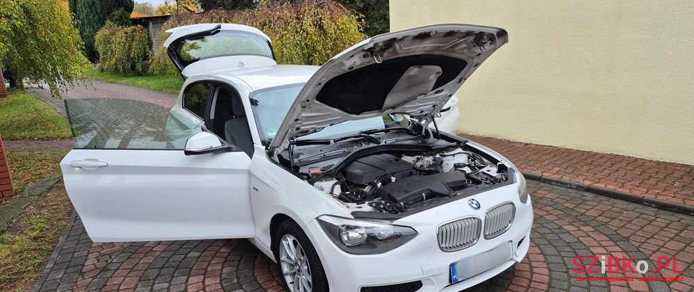 2013' BMW 1 Series 116I Urban Line photo #6