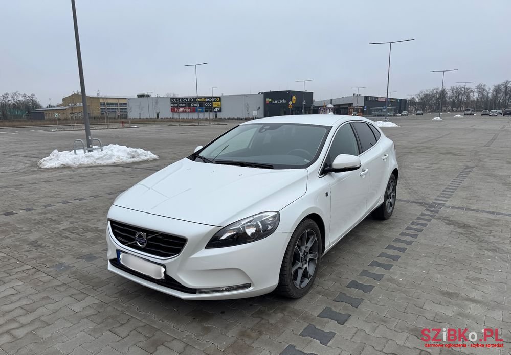 2016' Volvo V40 D2 Drive-E Ocean Race photo #1