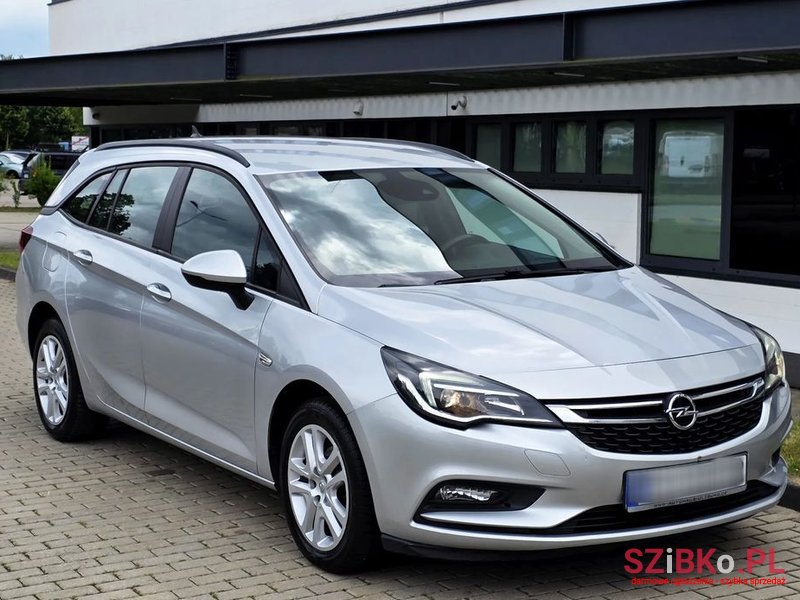 2016' Opel Astra photo #5