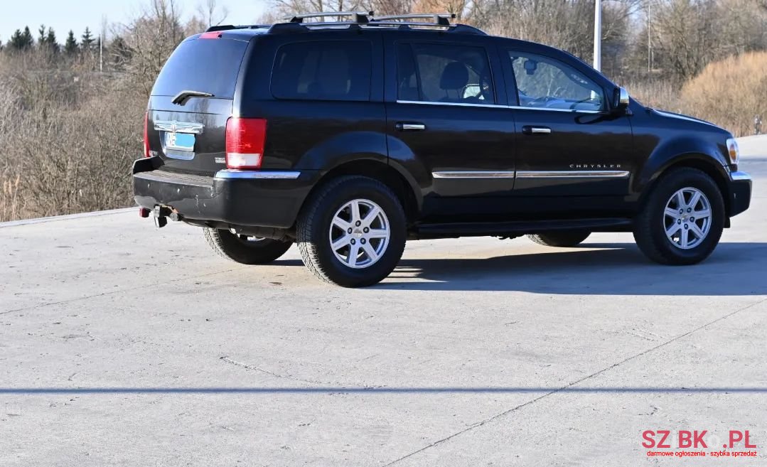 2007' Chrysler Aspen photo #3