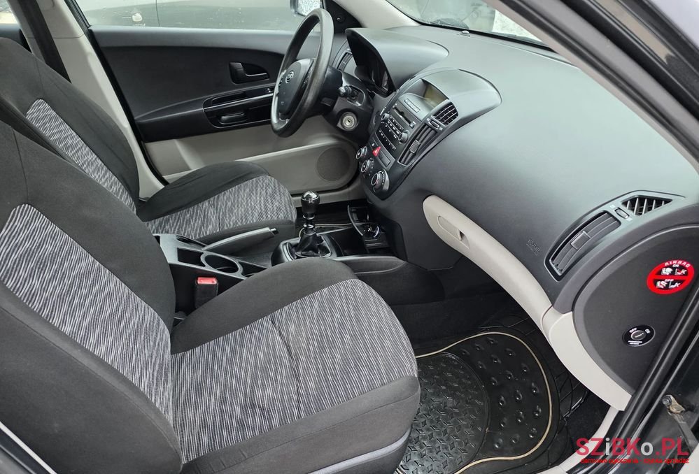 2007' Kia Ceed photo #3