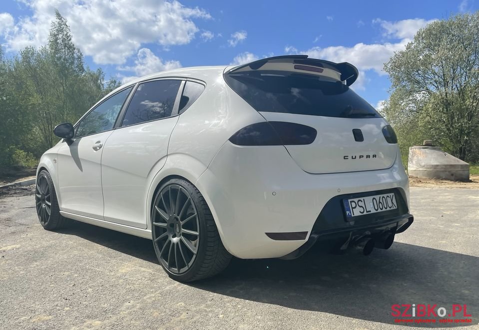 2010' SEAT Leon photo #1