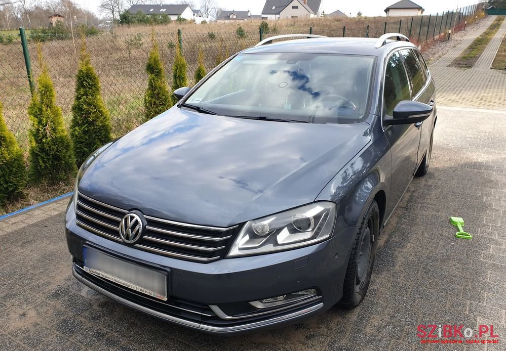 2013' Volkswagen Passat photo #3