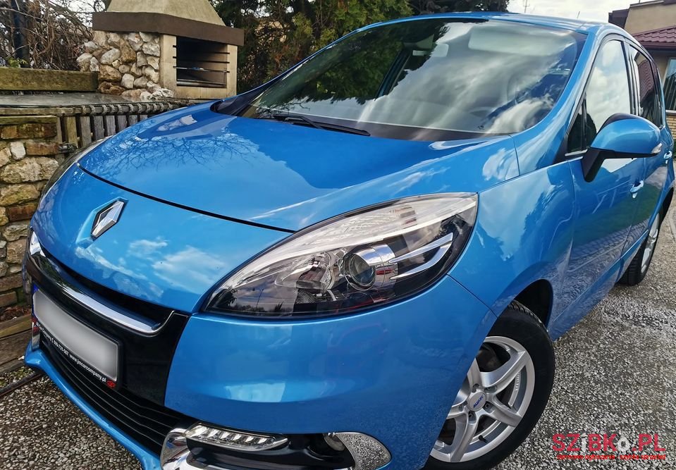 2013' Renault Scenic photo #1