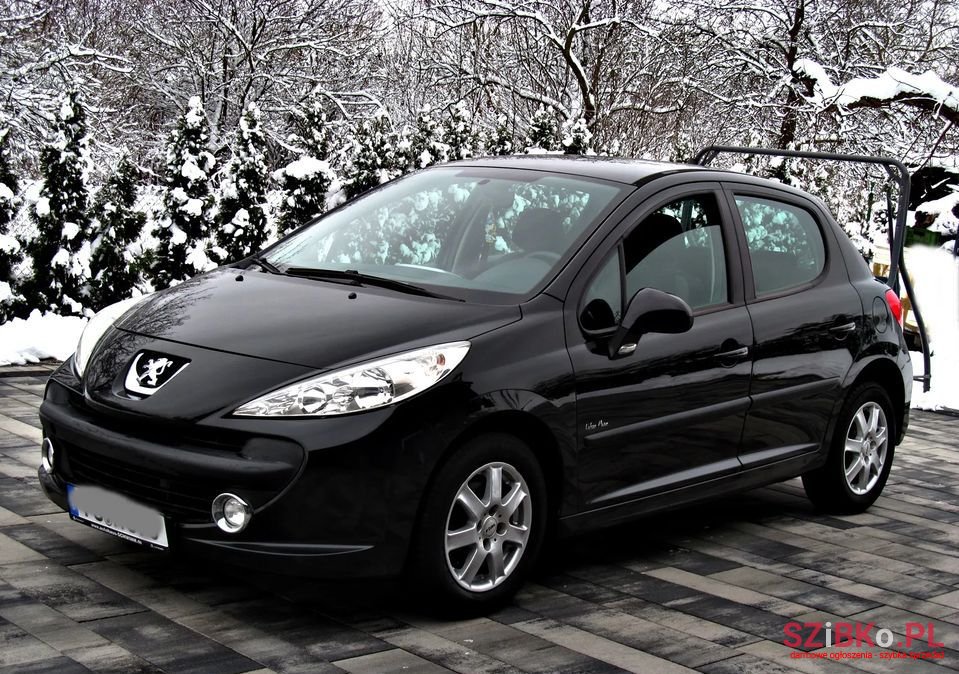 2009' Peugeot 207 photo #2