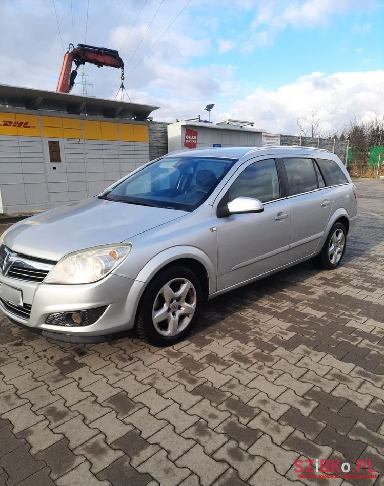 2008' Opel Astra photo #2