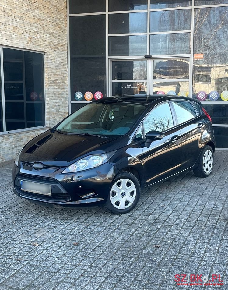 2010' Ford Fiesta photo #2