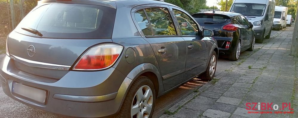 2006' Opel Astra 1.7 Cdti Elegance photo #3