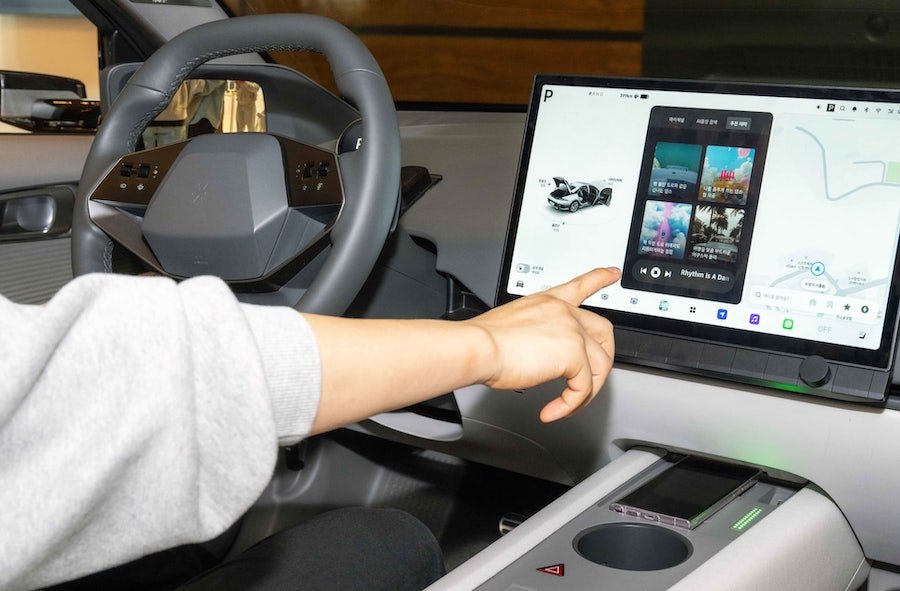 Hyundai Promised It Would Keep Buttons. This New SUV Tells a Different Story