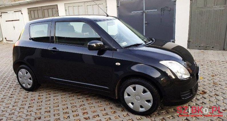 2010' Suzuki Swift photo #1